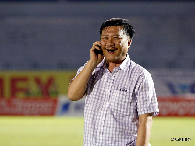 V-League hoãn vì Covid-19, sếp CLB Quảng Nam đề xuất “lạ” chưa từng có