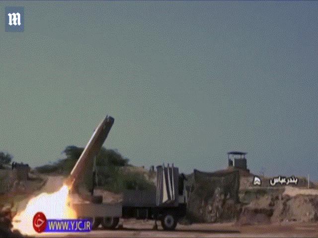 Video: Iran bắn tên lửa triệt hạ tàu sân bay Mỹ giả định