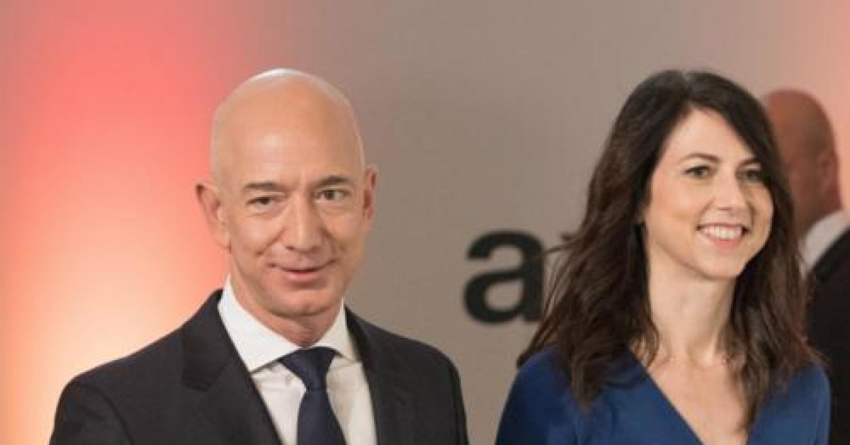 Vợ cũ của tỷ phú Jeff Bezos đổi họ, cho đi gần 1,7 tỷ USD hậu ly hôn