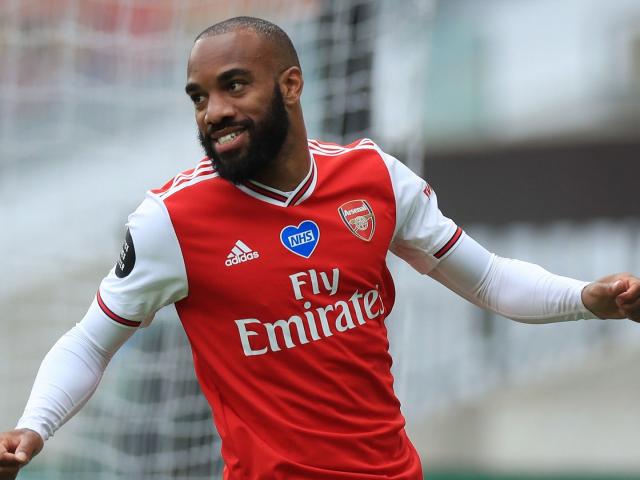 Tin nóng chuyển nhượng 3/8: Arsenal tính chia tay 9 SAO, có cả Lacazette