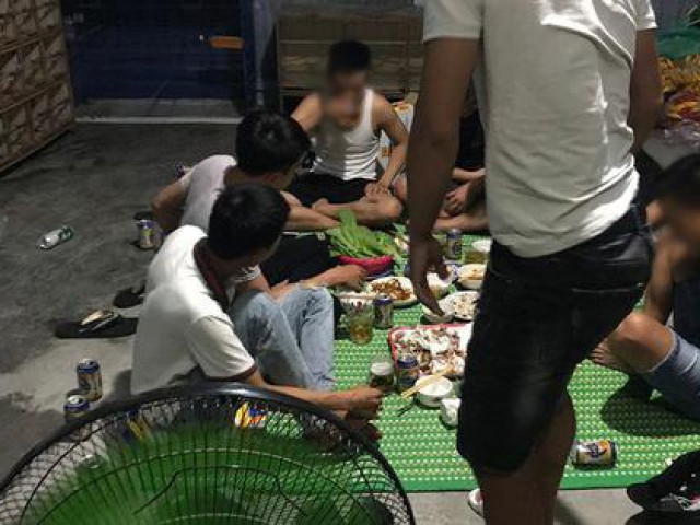 Đà Nẵng: Tụ tập ăn nhậu trong mùa dịch, nhóm thanh niên bị phạt 42,5 triệu đồng