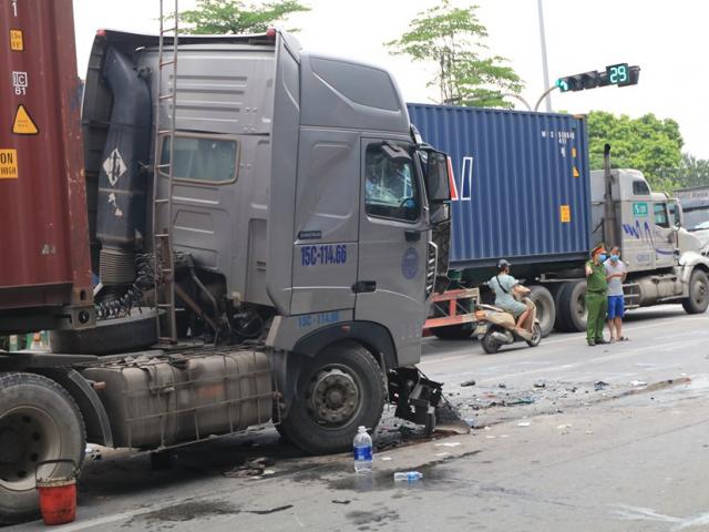 “Lý lịch” xe container chèn ô tô chờ đèn đỏ, 3 người tử vong 