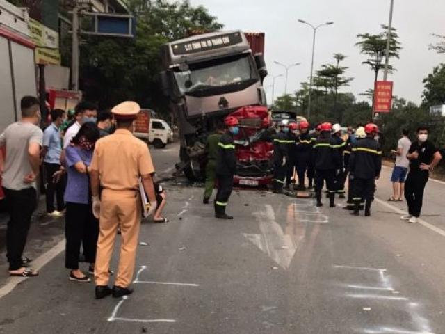 Tài xế lái xe container chèn ô tô chờ đèn đỏ khai nguyên nhân gây tai nạn