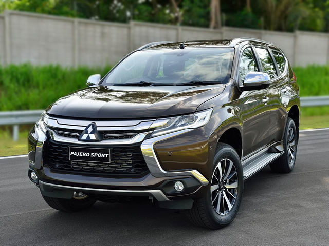 Mitsubishi Pajero Sport giảm giá gần 200 triệu đồng, xả hàng đón bản mới