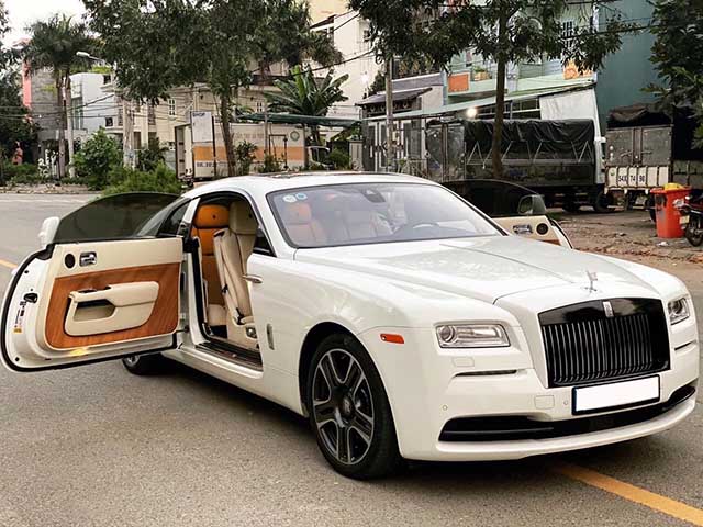 Rolls-Royce Wraith ”chạy lướt” 33.000km rao bán bằng ⅓ giá mua mới