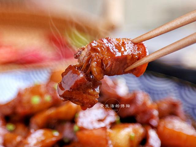 Thịt kho mặn ngọt thêm ngay 1 thứ này vào, cả nhà chỉ biết thốt lên “quá ngon”