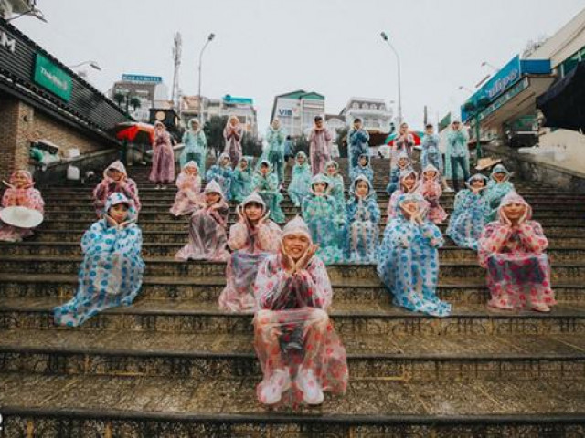 Chất chơi như ”lớp học người ta”, rủ nhau lên Đà Lạt làm bộ ảnh kỷ yếu ”lầy không tả nổi” rồi về