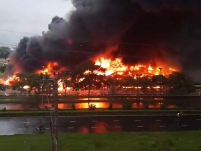 Cháy lớn tại khu công nghiệp Yên Phong, Bắc Ninh