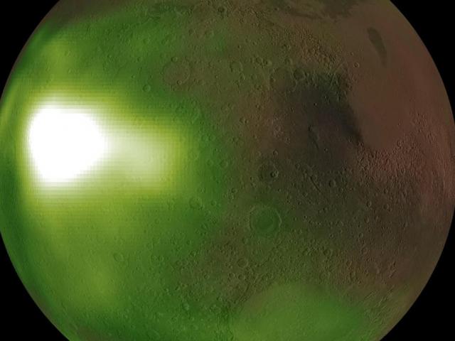 Tàu vũ trụ NASA phát hiện điều lạ trên bầu trời Sao Hỏa