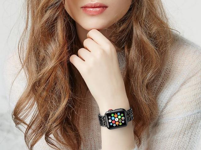 So sánh Apple Watch Series 5 vs Series 3: Có đáng để nâng cấp khi giá hơn gấp đôi?