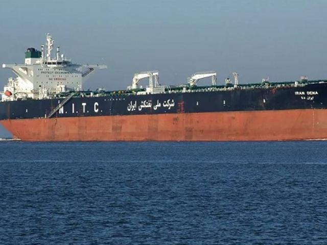 Mỹ lần đầu tiên chặn bắt 4 tàu chở dầu Iran
