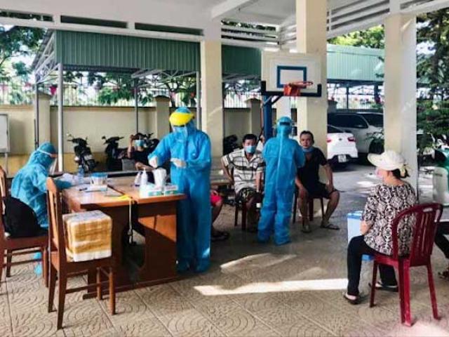 TP.HCM hoàn tất lấy mẫu 51.217 người khai báo về từ Đà Nẵng