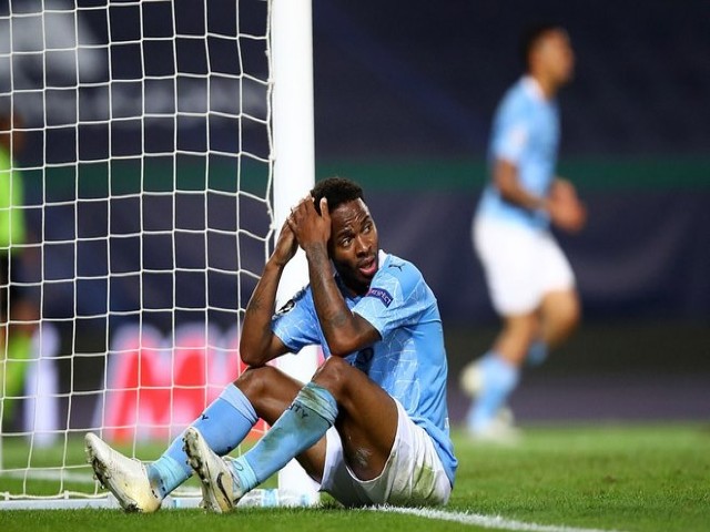 Tội đồ Sterling có pha “bỏ lỡ thế kỷ”, Man City ôm hận Cúp C1