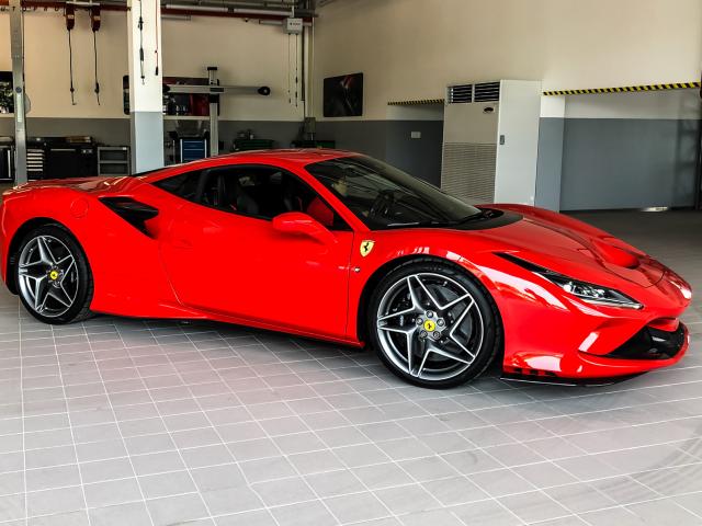 Sau 9 tháng nằm cảng tại Hải Phòng, siêu xe Ferrari được đấu giá ”rẻ bèo”