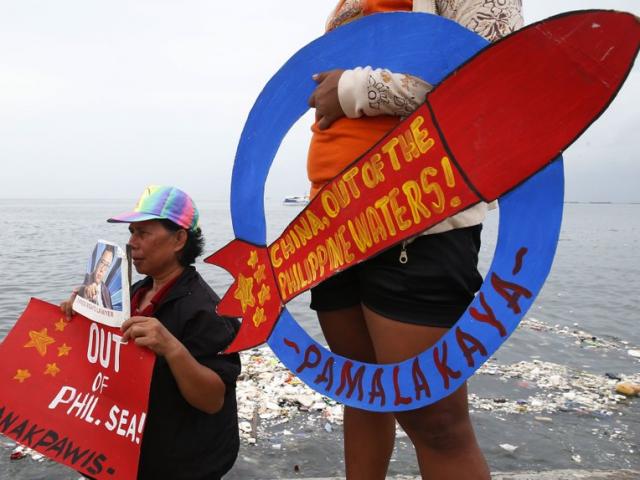 Biển Đông: Ngư dân bị lực lượng TQ tịch thu ngư cụ, Philippines ”nóng mặt”
