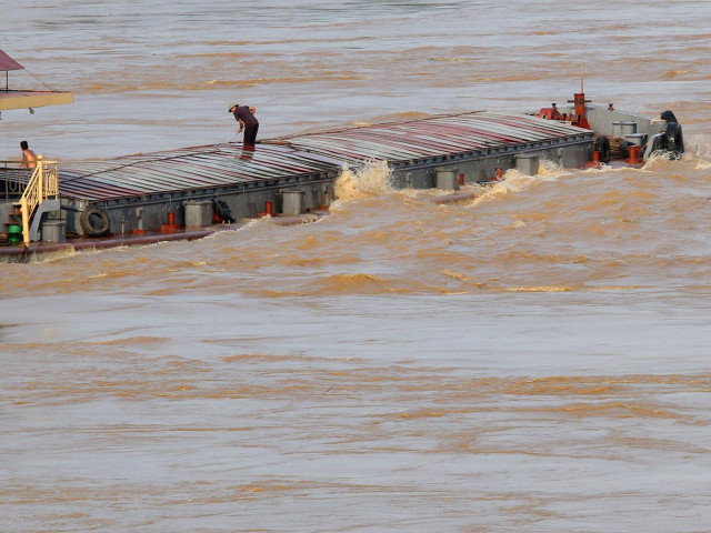 Mưa lớn, Trung Quốc xả lũ, cảnh báo mực nước sông Hồng lên nhanh