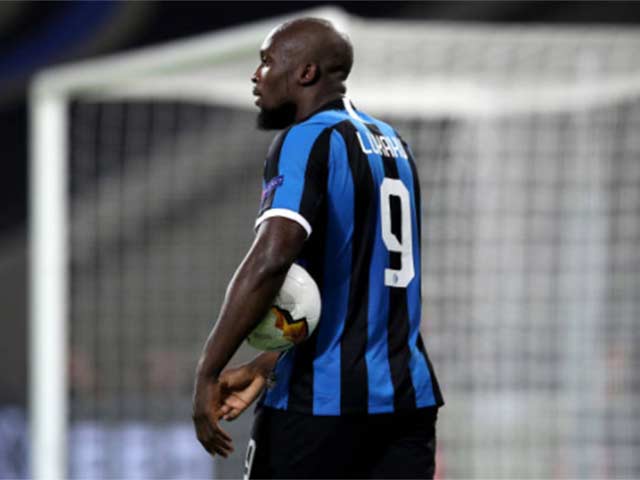 Bi kịch Lukaku: San bằng thành tích Ronaldo ”béo”, đá phản làm Inter mất cúp