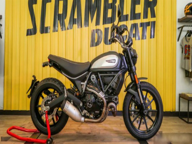 2020 Ducati Scrambler Icon Dark phong cách cổ điển, giá chát