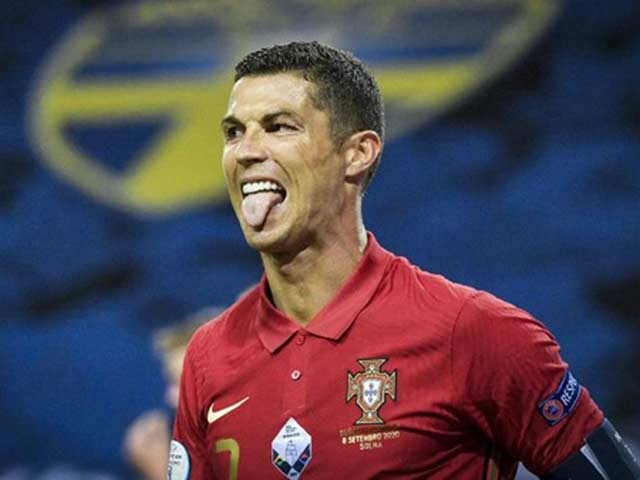 Ronaldo càng già càng nguy hiểm: Sau tuổi 30 ”nổ súng” kinh hơn cả Messi