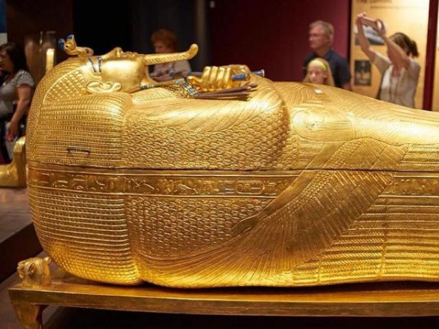 Khám phá quan tài vàng của Pharaoh Tutankhamun