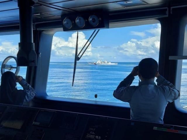 Tàu tuần tra Indonesia xua đuổi tàu hải cảnh Trung Quốc ở Biển Đông