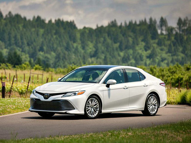 Giá xe Toyota Camry lăn bánh mới nhất tháng 9/2020