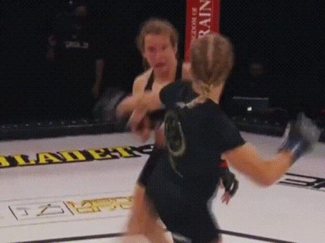 Nữ võ sĩ Thụy Điển tung cú ”thần cước” cực nhanh khiến đối thủ ngã ngửa