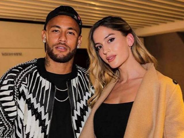 Người mẫu đẹp như hoa khoe ảnh nóng xác nhận ”trói tim” Neymar