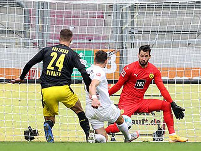 Video highlight trận Augsburg – Dortmund: 2 bàn choáng váng, kết cục khó tin