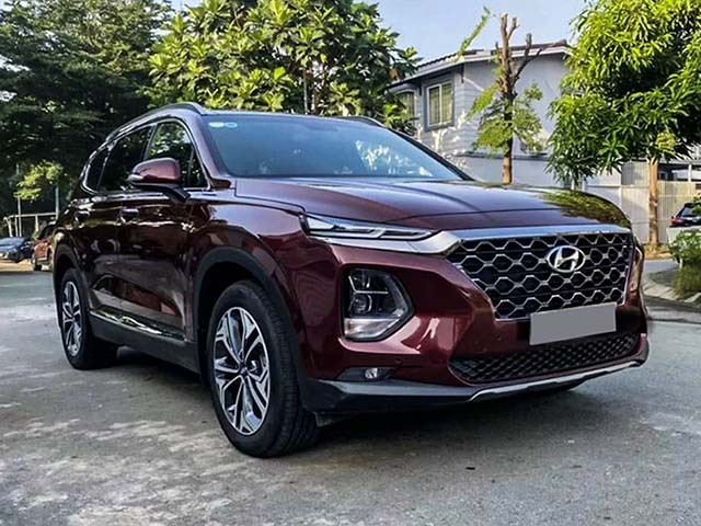 Hyundai SantaFe chạy lướt 2.000km rao bán lỗ 100 triệu đồng