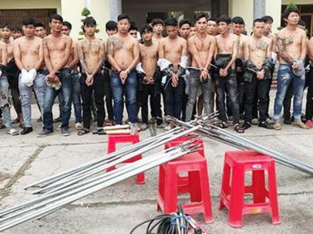 Bắt giữ 59 thanh niên mang hung khí ”dàn trận” ở Biên Hòa