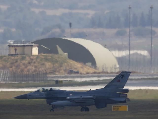 Armenia tố chiến đấu cơ F-16 Thổ Nhĩ Kỳ bắn rơi cường kích Su-25
