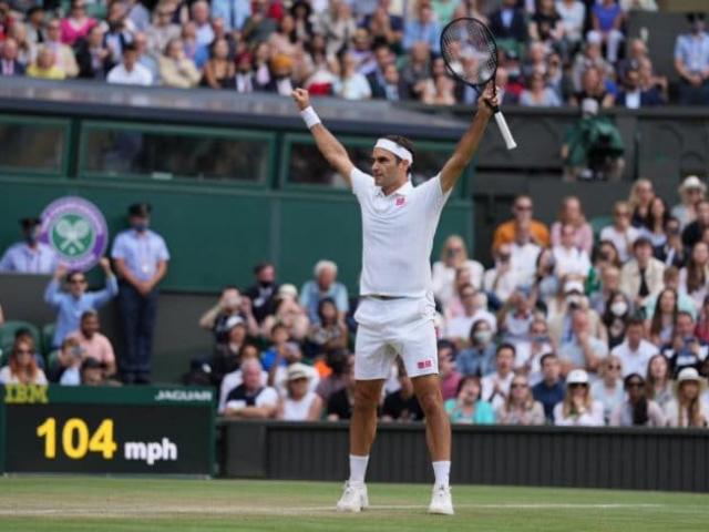 Tuyệt phẩm Wimbledon: Federer đánh bóng chéo sân nhanh ”như điện”