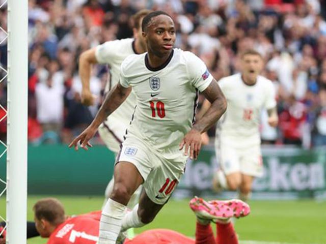 Cuộc đua SAO hay nhất EURO: Sterling sáng cửa, bất ngờ Simon Kjaer