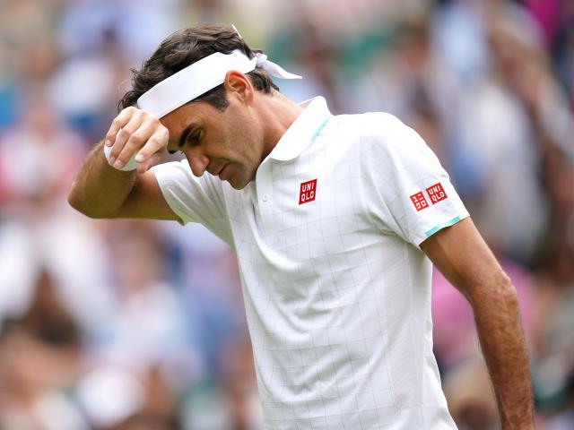 Tuyệt phẩm Wimbledon: Federer mệt chùn chân, Djokovic nhẹ nhàng ghi điểm