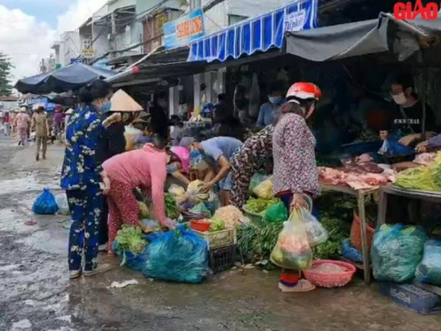 Video: Nhiều chợ truyền thống vẫn hoạt động sau lệnh tạm ngưng tại Cần Thơ