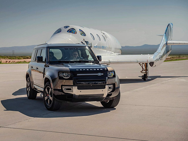 Land Rover hỗ trợ Virgin Galactic trong chuyến bay vào không gian đầu tiên