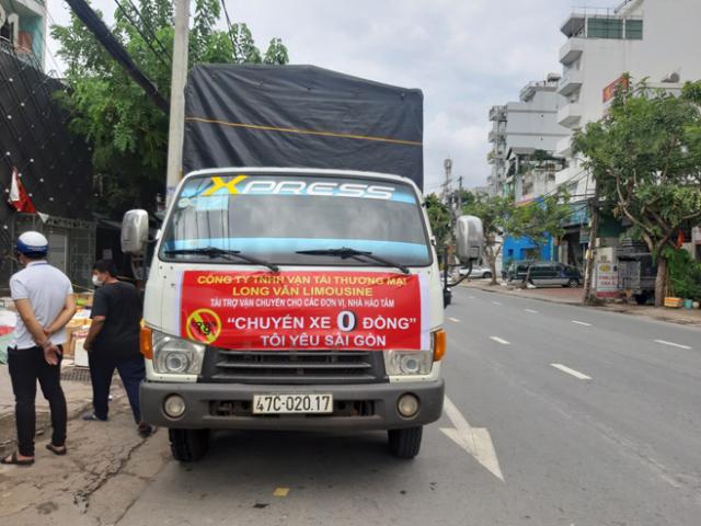 Nhiều xe gắn mác cứu trợ, từ thiện… vào Sài Gòn để giao hàng “chui”