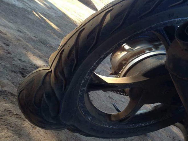 Cần lưu ý gì khi bơm lốp xe máy để di chuyển trong thời tiết nắng nóng?