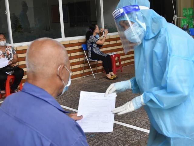 Hà Nội: Đã có kết quả xét nghiệm SARS-CoV-2 của 2.069 người ho, sốt qua sàng lọc cộng đồng