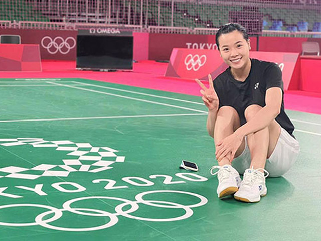 “Hot girl” Thùy Linh thần tốc thắng sốc sao cầu lông Pháp tại Olympic 2021