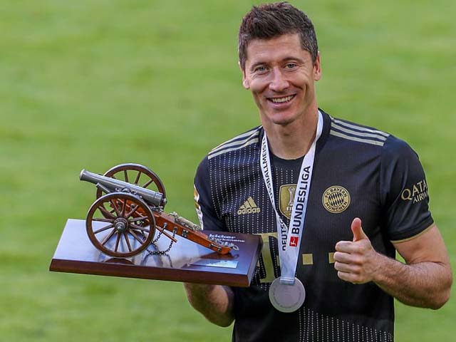 Tin mới nhất bóng đá tối 25/7: Lewandowski & HLV Tuchel đoạt giải thưởng