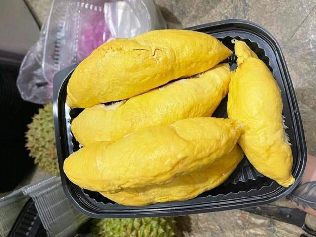 Sầu riêng rớt giá kỷ lục, Ri6 chỉ còn 25.000 đồng/kg vẫn không có người mua