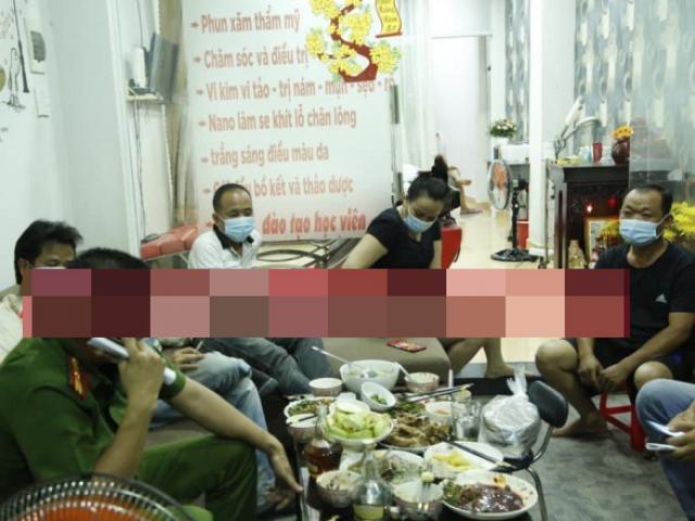 Bắt gã đàn ông sống cùng 2 cô gái trẻ trong căn hộ ở TP Thủ Dầu Một