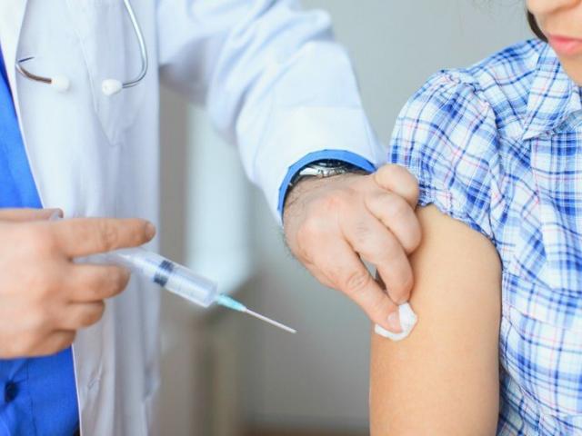 Bộ Y tế cấm nhận ”bồi dưỡng” từ việc tiêm vắc-xin COVID-19