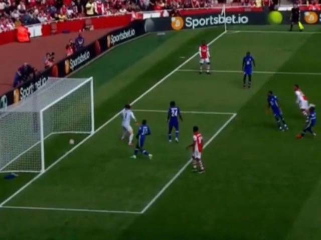 Choáng Arsenal bị ”cướp” bàn thắng trắng trợn, y hệt ”thảm họa” Lampard 2010