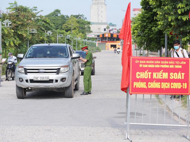 Hà Nội siết chặt giấy đi đường, yêu cầu xuất trình cả lịch làm việc