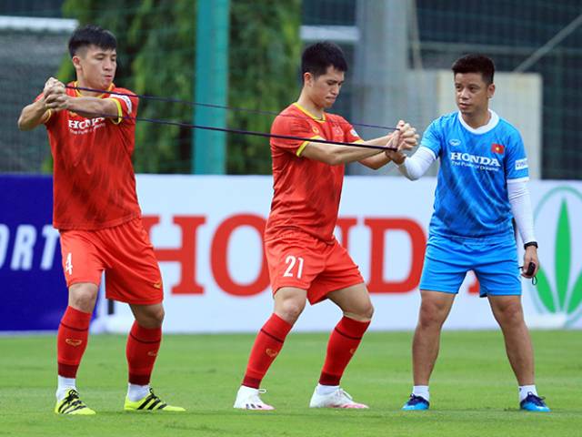 ĐT Việt Nam: Văn Toàn - Tiến Linh đón tin vui, chờ thầy Park tái xuất