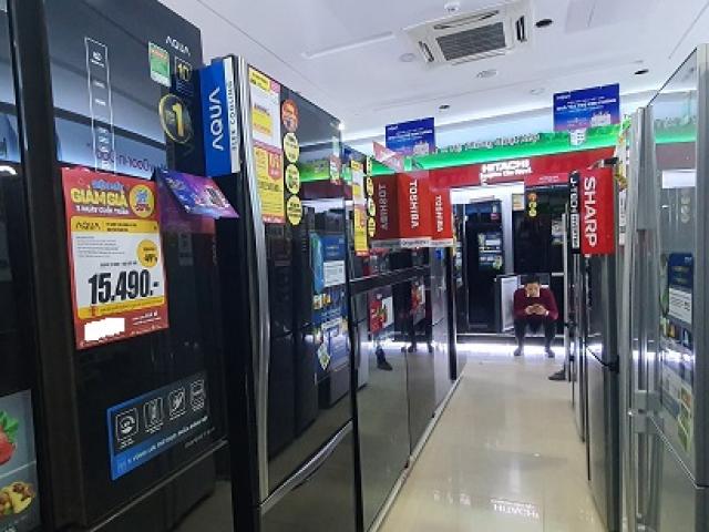 Nóng tuần qua: Dân Hà Nội đua nhau mua tủ lạnh, chủ cửa hàng vẫn than khó bán?