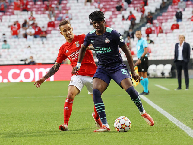 Video bóng đá Benfica - PSV: 3 bàn kịch tính, lợi thế mong manh (Play-off Cúp C1)